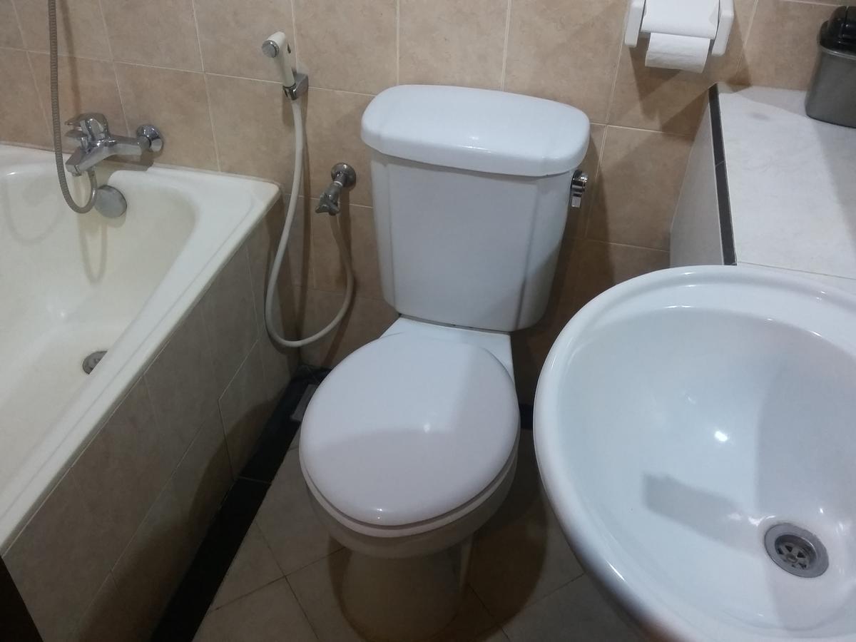 Hotel Kharisma Madiun Exteriör bild