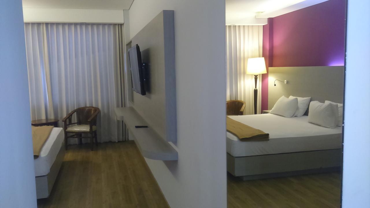 Hotel Kharisma Madiun Exteriör bild