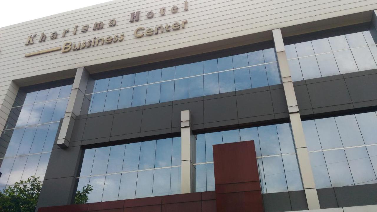 Hotel Kharisma Madiun Exteriör bild